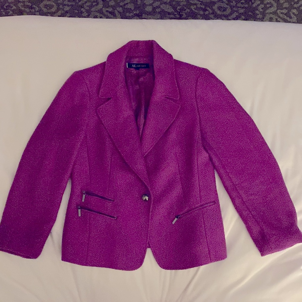 Anne Klein Size 12 Tailored Fuchsia Jacket with Zipper Pockets and Front Button.
